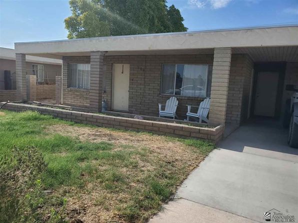 300 E 26th Pl
