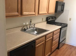 5 Sugar Maple Ln APT 23, Saint Charles, MO 63303