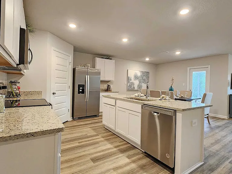 5225 Pinyon Dr — Photo 8