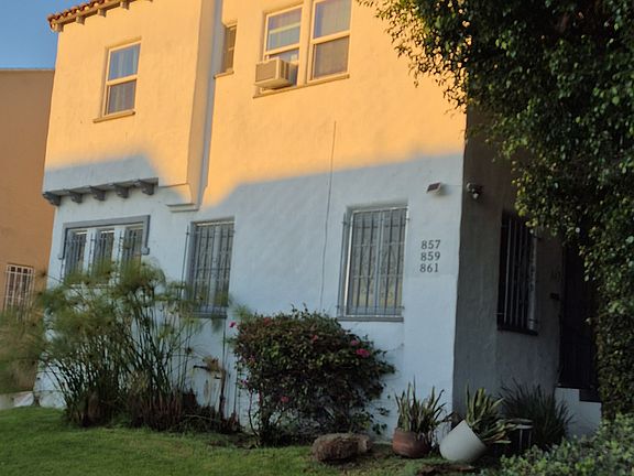 2nd image of 859 N Alexandria Ave #859