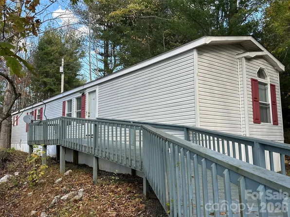 572 Blue Ridge Gem Mine Rd, Spruce Pine, NC 28777