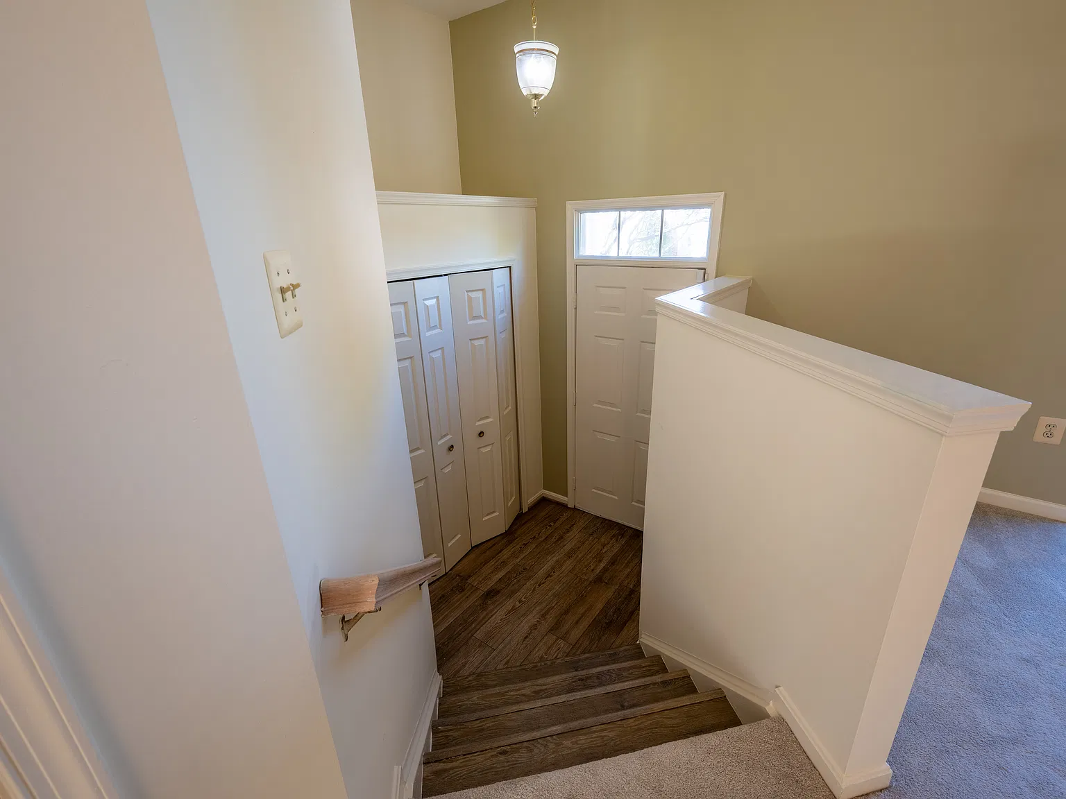 3 bed, 2080 sqft, $2,900 — Photo 2