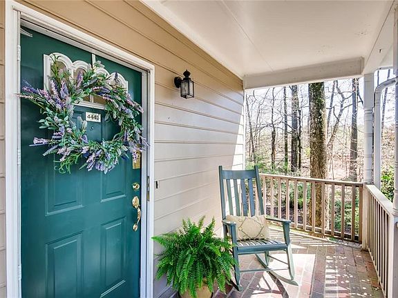 3rd image of 4443 Pineridge Cir