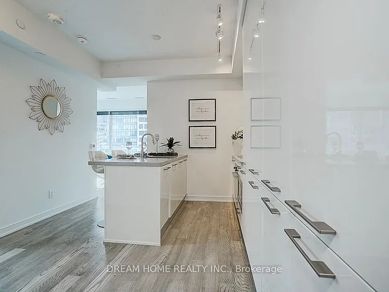 3 Gloucester St #1809 — Photo 6