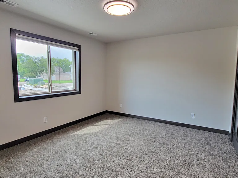 629 11th Avenue Apartments — Photo 20