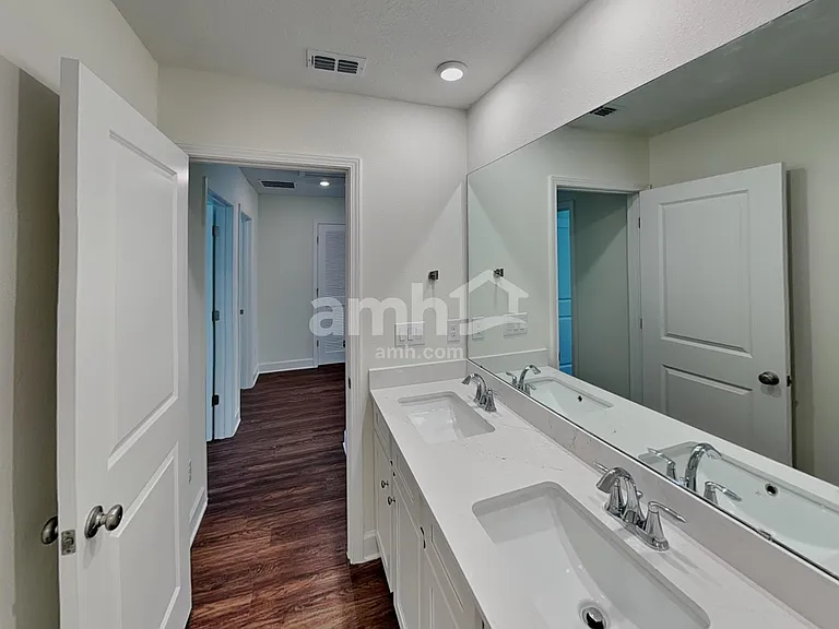 8526 Belfort Landing Dr — Photo 25