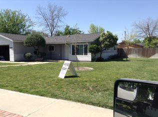 2894 Merlan Way, Hanford, CA 93230