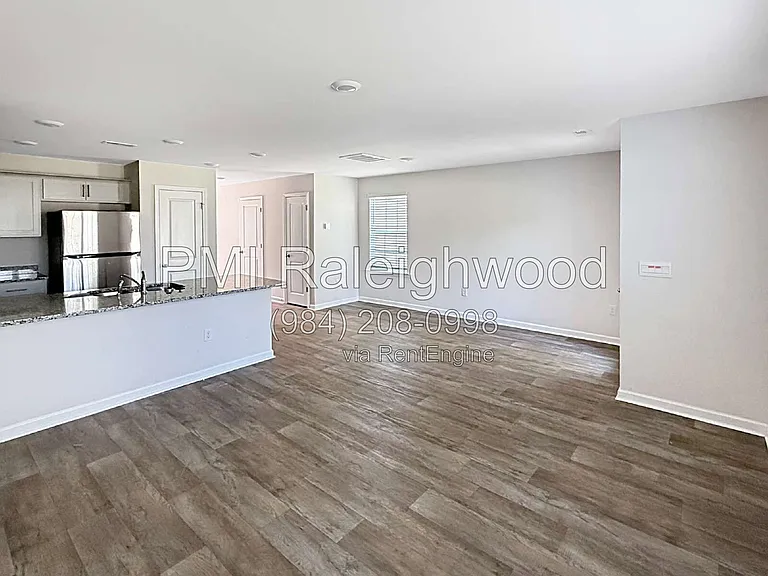 2301 Gracie Ln — Photo 9