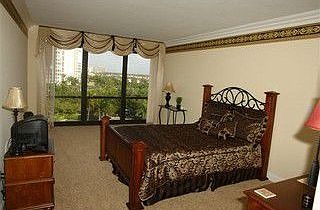 5th image of 4031 Gulf Shore Blvd N APT 82