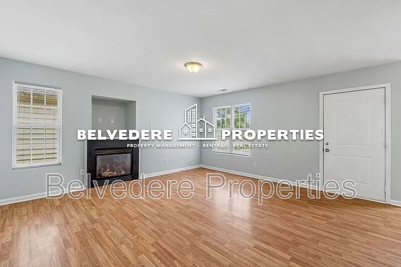 3 bed, 2.0 bath, 1264 sqft, $1,900 — Photo 4
