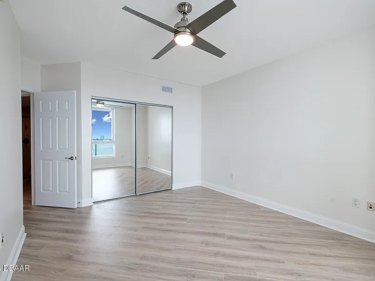 241 Riverside Dr #1006 — Photo 27