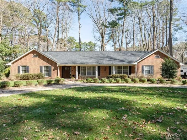 2709 River Rd, Virginia Beach, VA 23454