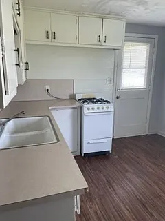 1005 N B St — Photo 6