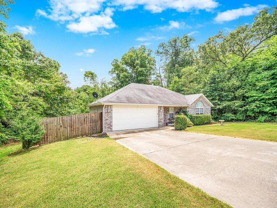 1st image of 4 Doon Ln