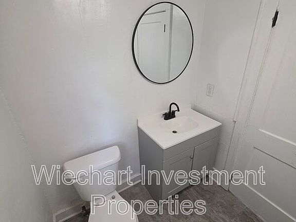 5th image of 905 W Wayne St
