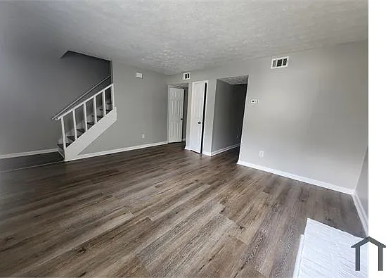 2353 Cragstone Ct — Photo 2