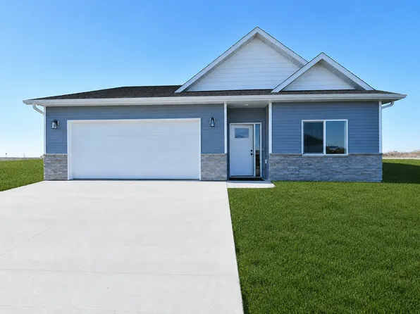 6715 Deer Creek Loop, Horace, ND 58047