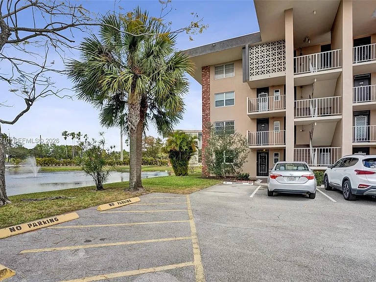 3051 NW 46th Ave #101 — Photo 35