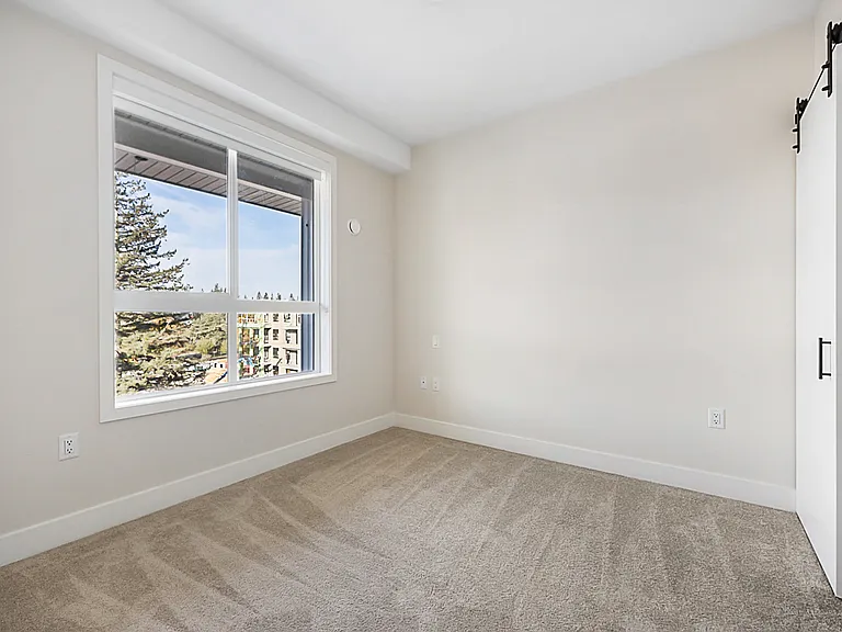 45511 Campus Dr — Photo 55