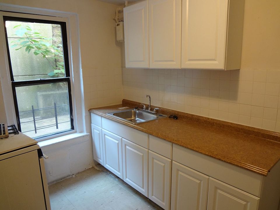 2nd image of 1316 Riverside Dr APT 1H