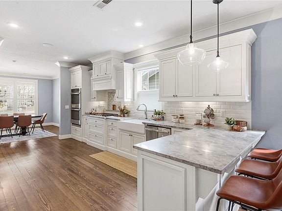 5th image of 415 NW 5th St