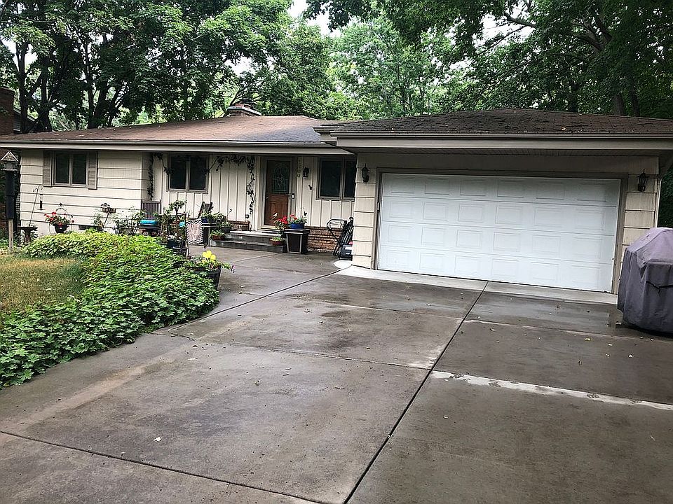 1st image of 1200 Ives Ln N