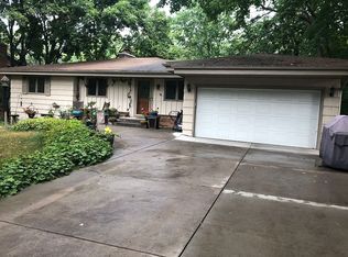 1200 Ives Ln N, Plymouth, MN 55441