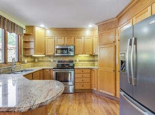 16369 Paddock Club Blvd, Linden, MI 48451