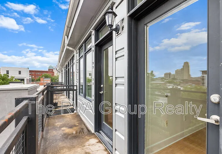 110 W Marshall St #27 — Photo 43