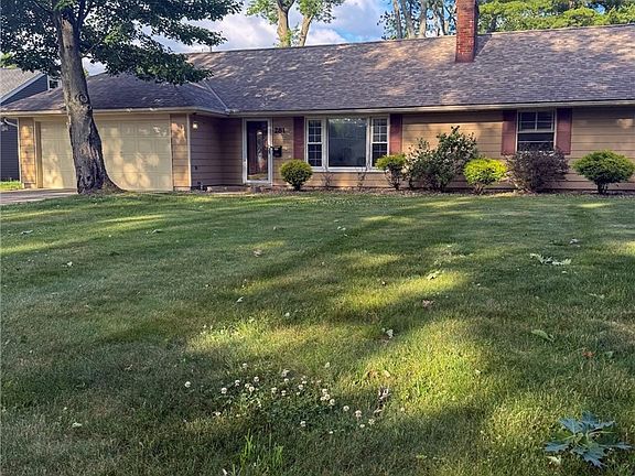 5th image of 281 Cardinal Dr