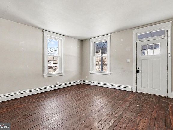 5th image of 104 E Harrisburg Ave