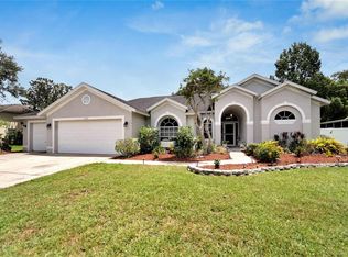 2216 Glen Mist Dr, Valrico, FL 33594