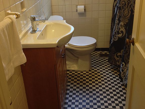 Retro black and white tile