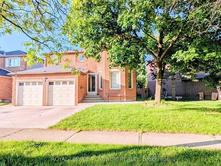 4 Gervais Dr — Photo 1