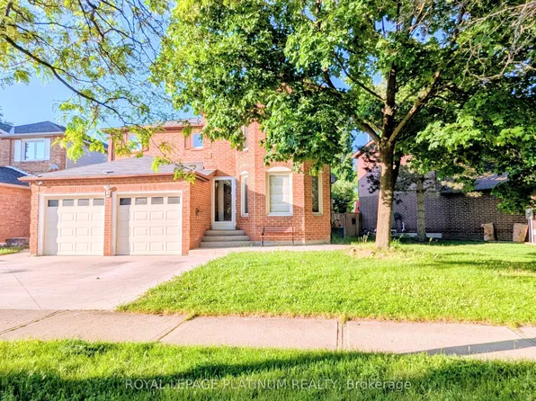4 Gervais Dr, Brampton, ON L6Y 2Z2