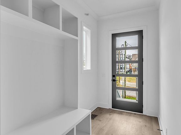 4th image of 2110 11th Ave N #A