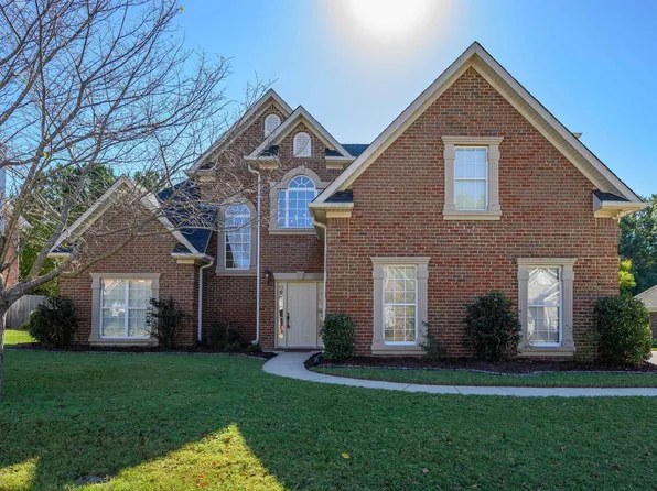 525 Thorn Berry Ln, Birmingham, AL 35242