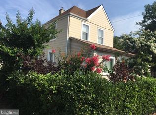 7412 Cedar Ln, Elkins Park, PA 19027