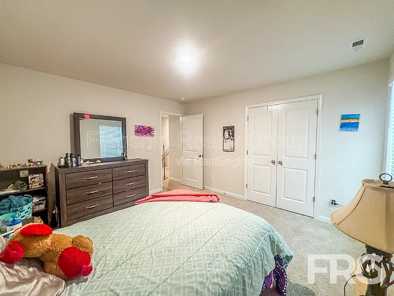 1028 Riverstone Dr — Photo 20