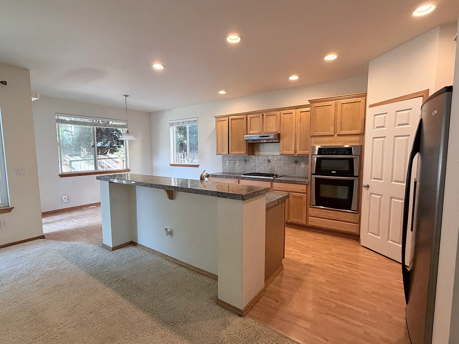 4 bed, 2.5 bath, 3130 sqft, $4,000 — Photo 2