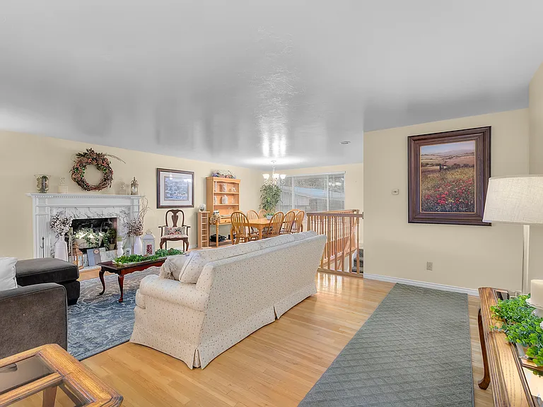 2405 E Sundown Ave — Photo 4