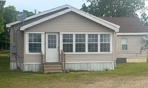 140 Dolphin Rd Photo 1
