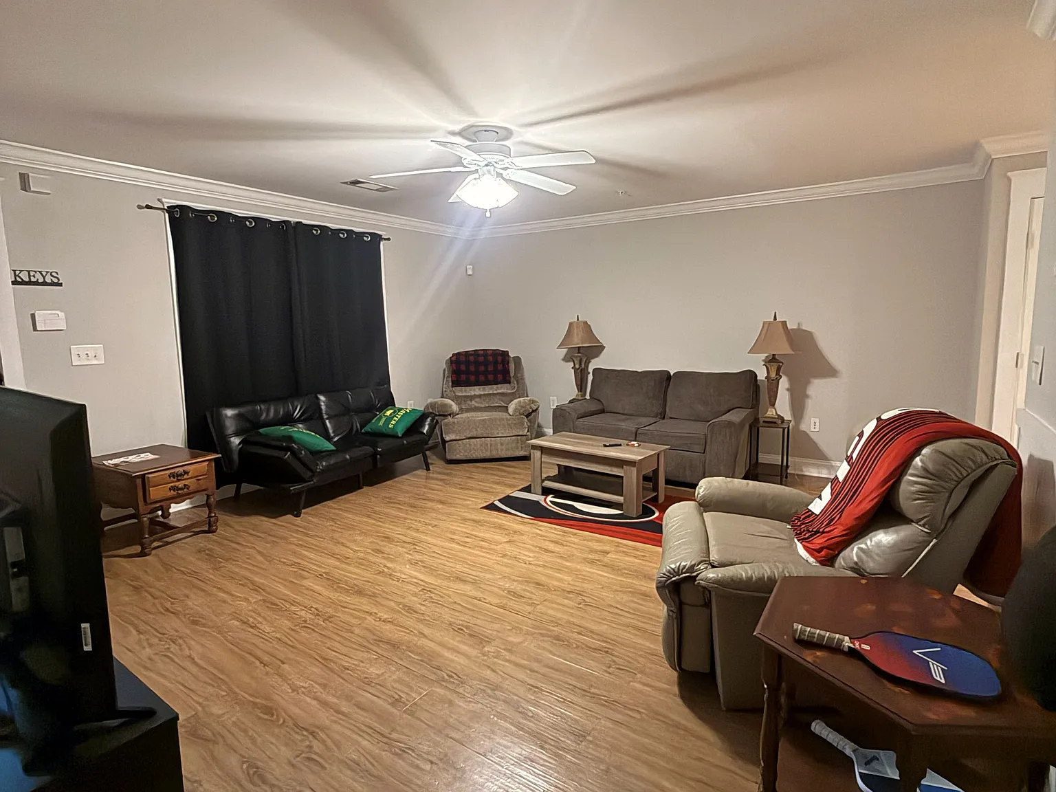 3 bed, 1406 sqft, $2,100 — Photo 2