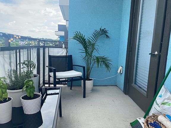 3rd image of 1615 Sunnyvale St #623