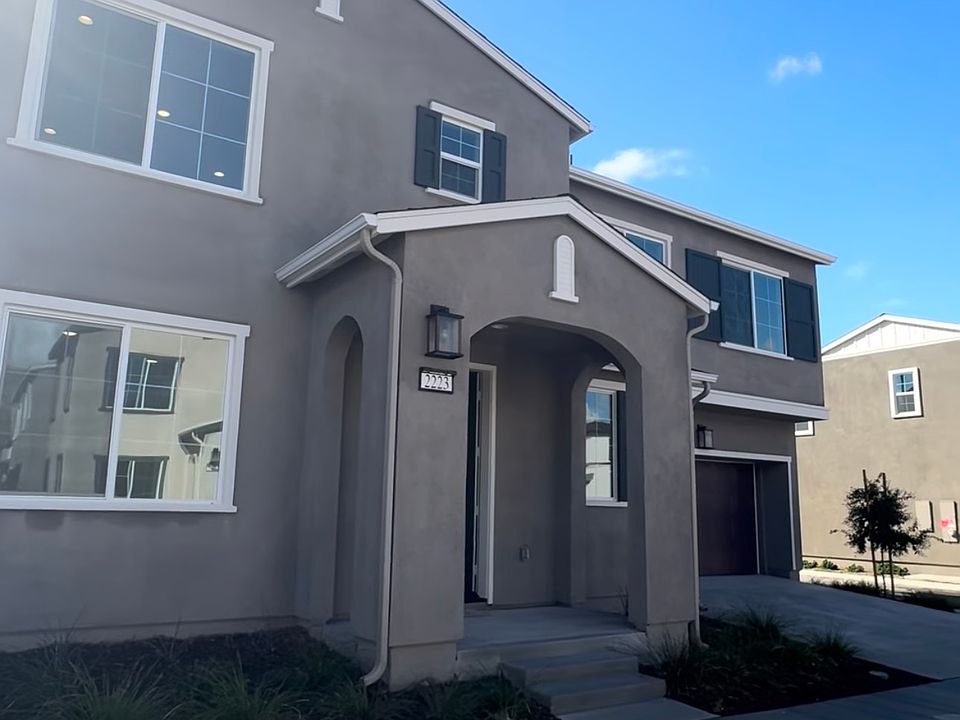 1st image of 2223 N Oakridge Ct #9