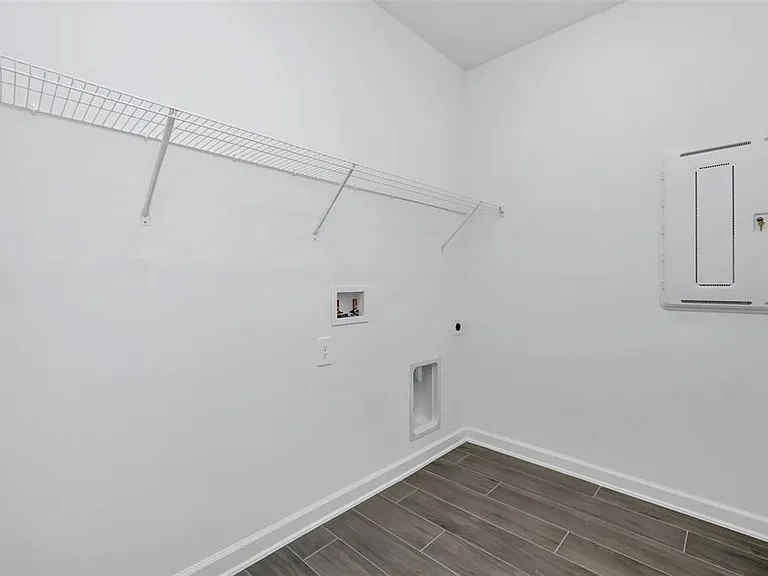 5768 Stephens Rd — Photo 37