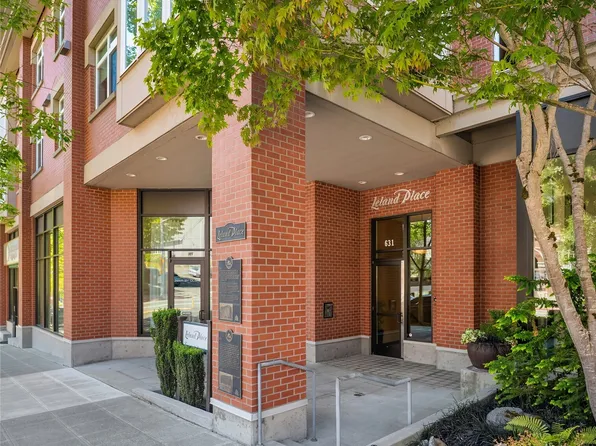 631 Market St W #202, Kirkland, WA 98033