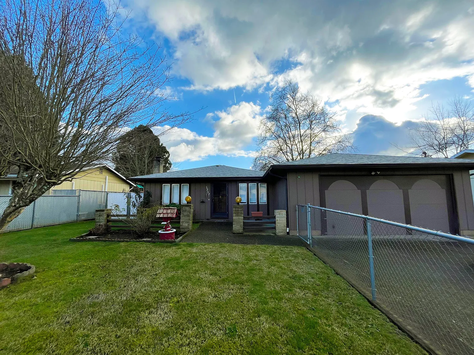 5257 E St photo 1