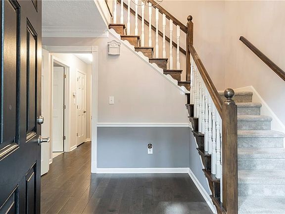 2nd image of 4877 Castlewood Dr SW