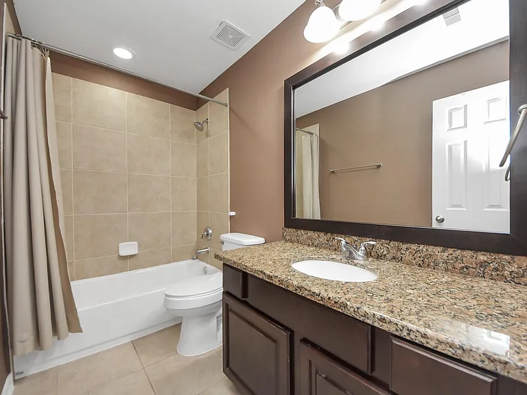 10062 Hillside Bayou Dr — Photo 42